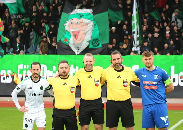 Zu Beginn des Spieles dachte noch niemand an ein Elfmeterschießen - weder die Spieler, noch das Schiedsrichterteam. | Foto: © Friedl Schwaighofer