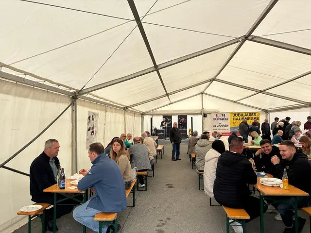 Im Festzelt herrschte reger Betrieb | Foto: MeinBezirk/Reinhard Posch