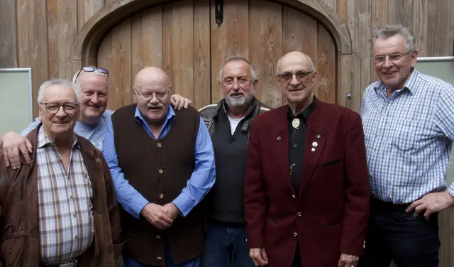 Humoristen-Sextett (von links): Pepi Hirt (Traun), Johann Würleitner (Steyr), Charly Kaar (Pregarten), Wolfgang Atzmüller (Asten), Johann "Maculan" Wieser (Wallsee-Sindelburg, NÖ) und Sepp Ackerl (Bad Hall). | Foto: MeinBezirk/Roland Wolf