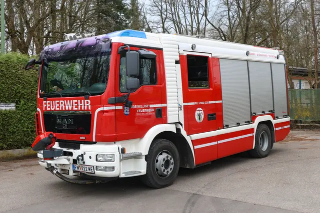 Drei Rehe verirrten sich in den Motorikpark sowie in einen Privatgarten in Wels-Lichtenegg. Für zwei Rehböcke kam aber jede Hilfe zu spät. | Foto: laumat.at