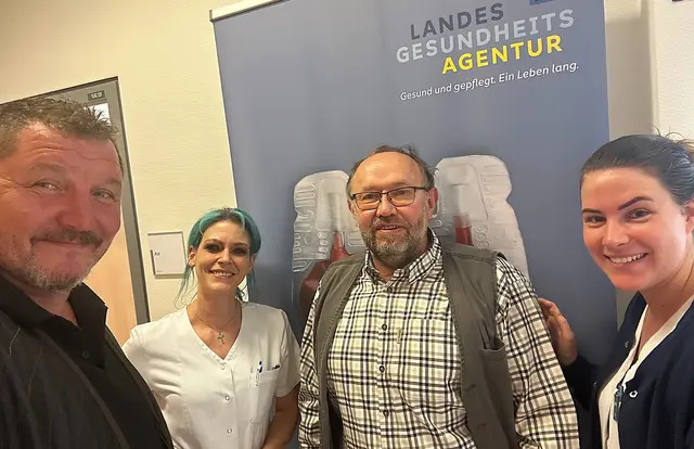 Kameraden haben ihr Blut gespendet