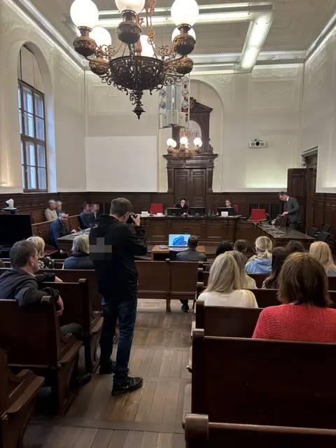 Ex-Gerichtsvollzieher bestreitet sexuelle Übergriffe vehement