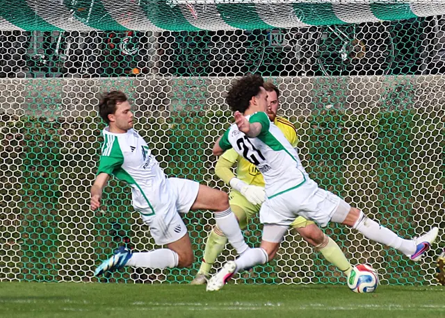 Arbeit im Teamverband - Ebbs bleibt gegen Schwaz ohne Gegentreffer. Lohn: Kerschdorfer Tirol Cup Viertelfinale. | Foto: Schwaighofer