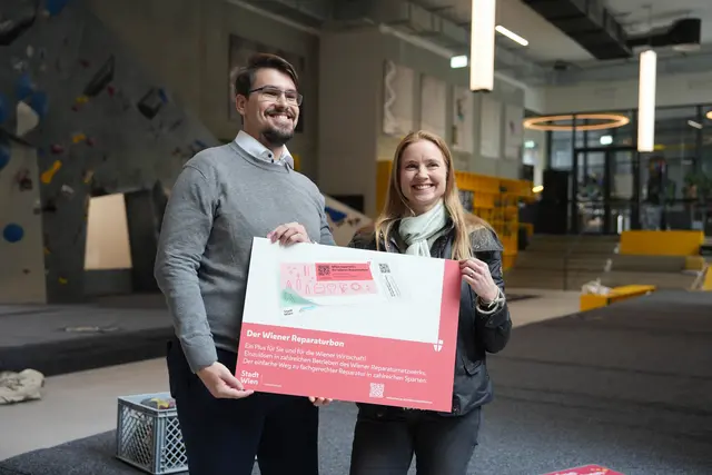 Uwelsprecherin von Neos Wien, Angelika Pipal-Leixner mit Philip Weinberger, Neos-Klubvorsitzender  Favoriten.

 | Foto: Sade Jebarek/MeinBezirk