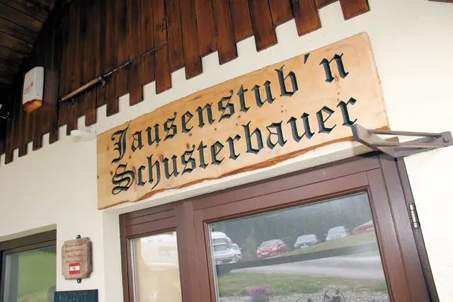 Die Jausenstube Schusterbauer hat wieder geöffnet. | Foto: Cescutti