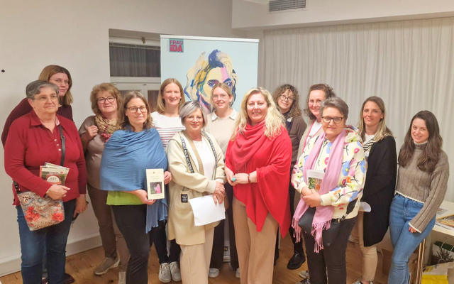 Eunike Grahofer mit den Teilnehmerinnen des FRAU SEiN Seminares. | Foto: Waldviertler Frauenwirtschaft