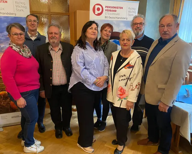 Gertrude Mehlsack, Werner Stadler, Florian Kappaun, Elisabeth Pobernel, Renate Haring, Renate Kern, Manfred Woschniak und Heinrich Kern (v.l.) | Foto: M.K.