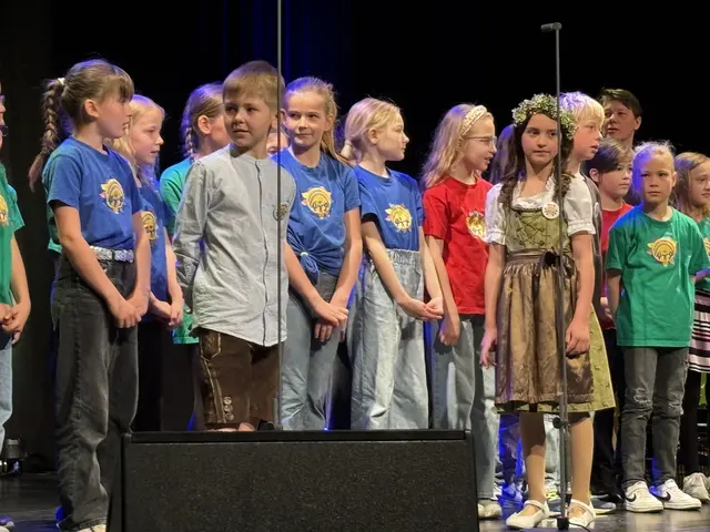 Die Chöre der Volksschulen aus dem Bezirk Tulln zeigten ihr Können und hatten sichtlich Spaß dabei. | Foto: Victoria Edlinger