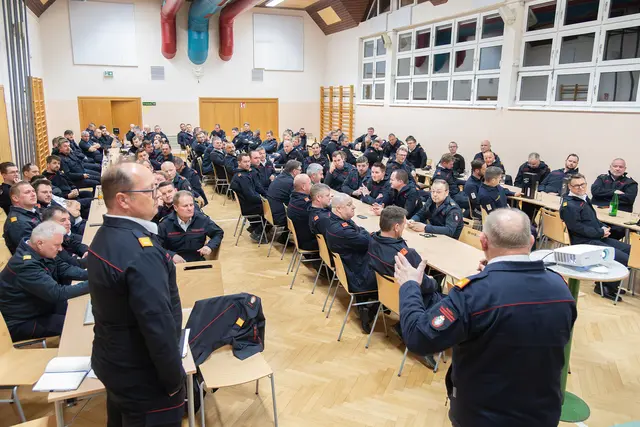 Die versammelten Kommandanten der 69 Feuerwehren | Foto: BFV DL