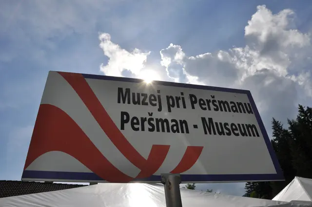 Am 27. Juli war es auf dem Gelände der Gedenkstätte und des Museums Peršmanhof zu einer groß angelegten Razzia gekommen. Dutzende Beamtinnen und Beamte rückten mit einem Polizeihubschrauber, Drohnen und einer Hundestaffel an. Die Bilder sorgten österreichweit und auch im benachbarten Slowenien für Aufsehen (Archivfoto) | Foto: Franziska David