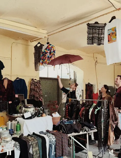 Frühlingsflohmarkt bringt Leben in die Alte Schmiede