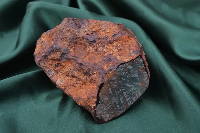 Der Hirschbacher Eisenmeteorit. | Foto: Manfred Schauer