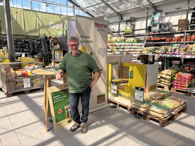 Andreas Buchmaier von Oscorna informierte über Bodenverbesserung und Dünger | Foto: Pricken