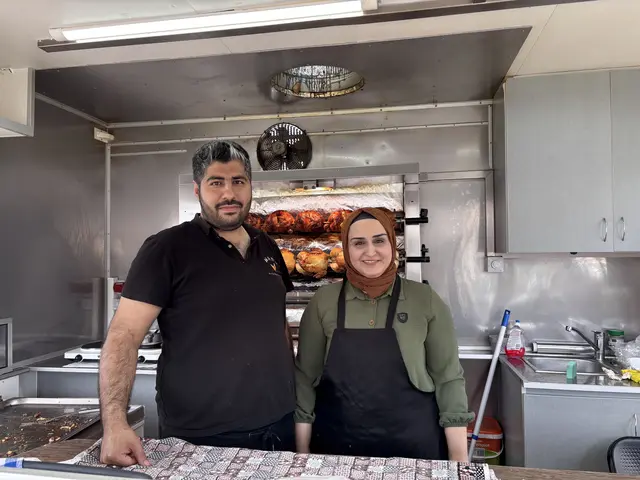 NADO - Die Grillprofis boten Grillhendl mit Beilage an | Foto: Pricken