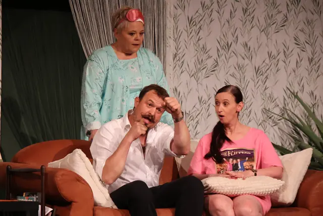 Martin Oberascher und Birgit Höpflinger mit Romana Oberascher.