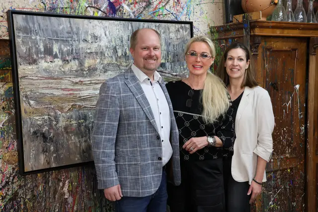 Bürgermeister Michael Nistl, Evelyne Neugebauer und Katharina Schneider. | Foto: Schauer