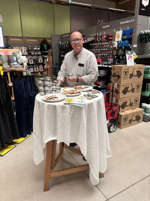 Werner Schlüter von "Schober - Bio Fleischermeister"  | Foto: Pricken