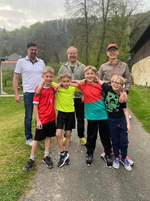 Schule und Kindergarten laufen gegen Krebs