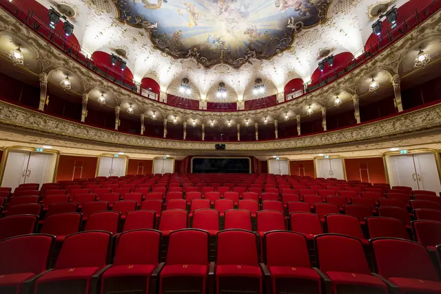 Die neue Spielzeit am Landestheater lädt das Publikum ein, dem "Lärm der Welt" zu entfliehen und die Phantasie zu pflegen.  | Foto: SLT/Neumayr