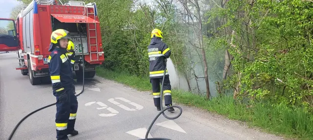 Der Brand konnte rasch unter Kontrolle gebracht werden. | Foto: FF Köppling