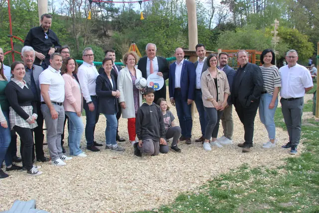 Großes Eröffnungsfest am Spielplatz