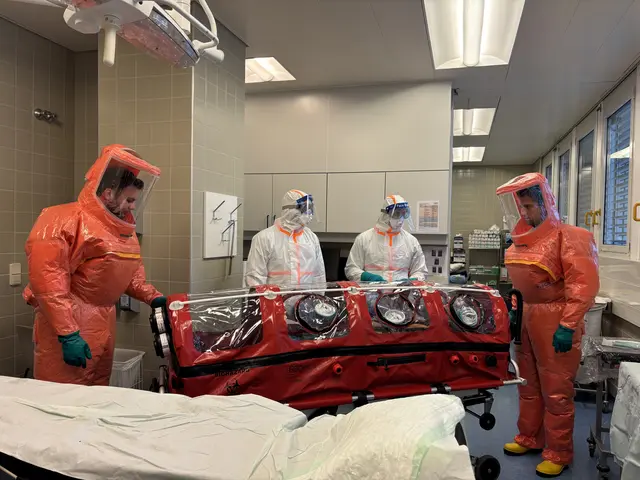 Trainiert wurde der Umgang mit einem Patienten, der mit Verdacht auf Ebola ins Krankenhaus kam. | Foto: KABEG