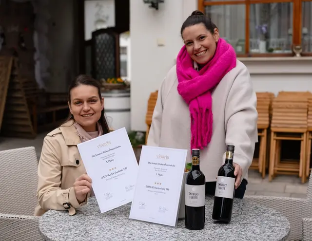 Kerstin Schwertführer und Sigrid Schwertführer | Foto: Weingut Schwertführer „35“