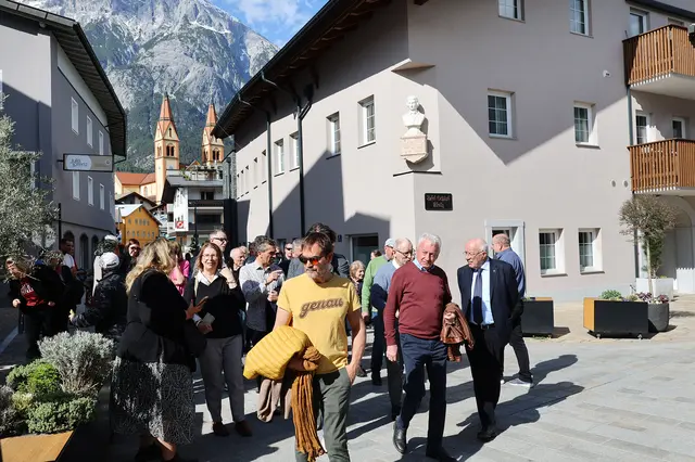 Die neue Beschilderung im Ortszentrum sorgt für Klarheit und Orientierung. | Foto: MG Telfs/Hackl