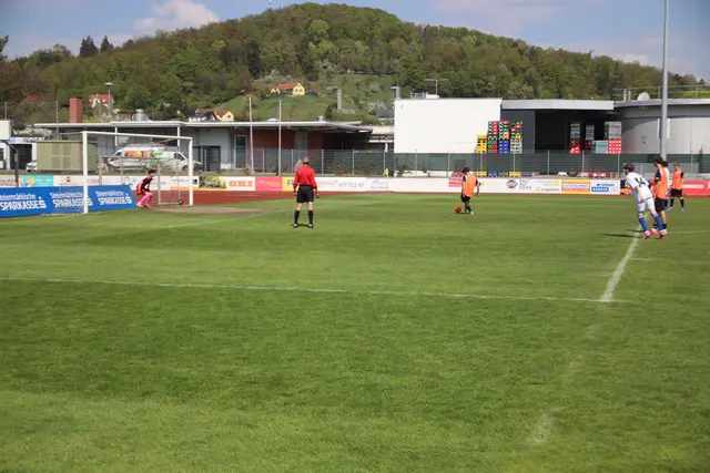 Der Elfmeter zum 3:0 war schon die Vorentscheidung. | Foto: MeinBezirk/Herwig Brucker