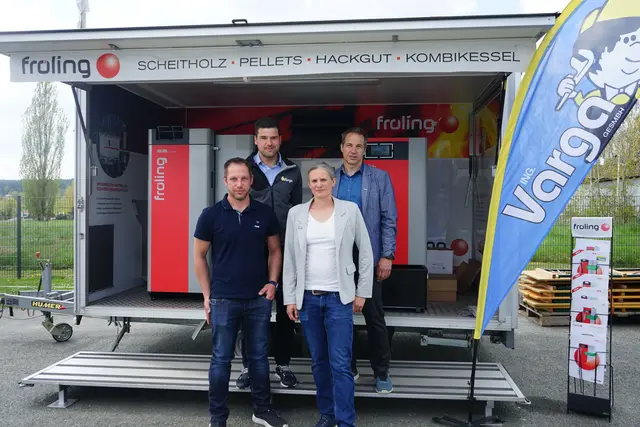 Berieten die Besucherinnen und Besucher: Bernd Sauhammel, Manuel Bruckner, Magdalena Varga und Stephan Varga (von links).  | Foto: MeinBezirk/Elisabeth Kloiber