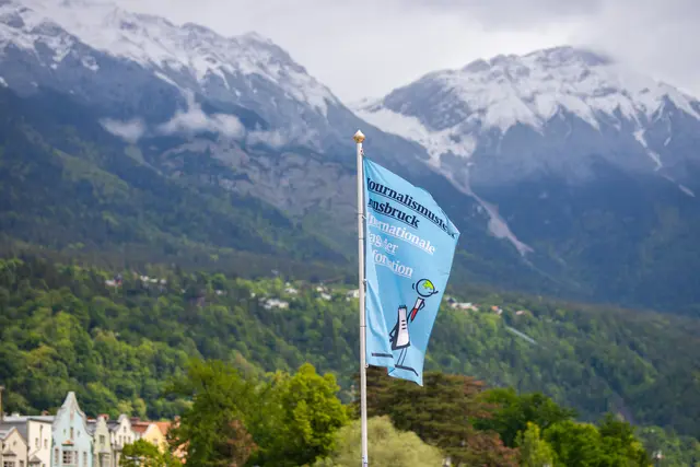 Rund 170 Journalistinnen und Journalisten, Wissenschaftlerinnen und Wissenschaftler sowie Expertinnen und Experten aus 23 Ländern diskutieren beim fünften Journalismusfest in Innsbruck über aktuelle politische, gesellschaftliche und medienpolitische Fragen. | Foto: Alena Klinger