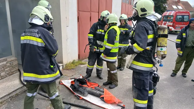 22 Kameraden meisterten ein anspruchsvolles Übungsszenario mit Brand und Personenrettung. | Foto: Michael Babits
