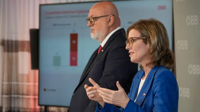 ÖBB-Holding-AG CFO Manuela Waldner erklärt, dass für den Turnaround im Güterverkehr einen wirtschaftlichen Aufschwung benötigt. | Foto: Andreas Pölzl/MeinBezirk