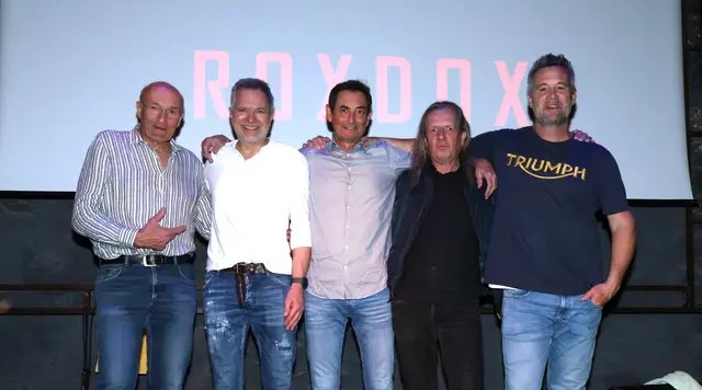 Die Völkermarkter Band "RoxDox" brachte dem Publikum im Step einen Konzertabend voller Erinnerungen und Mitsing-Momente. | Foto: Michael Grilz