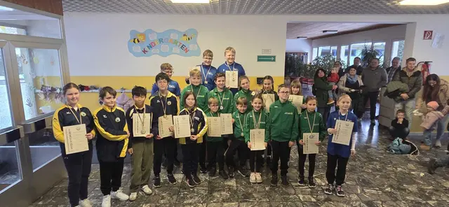 Erfolgreiche Jugend mit Adrian WUWU, Sieger der Jugendklasse 1.