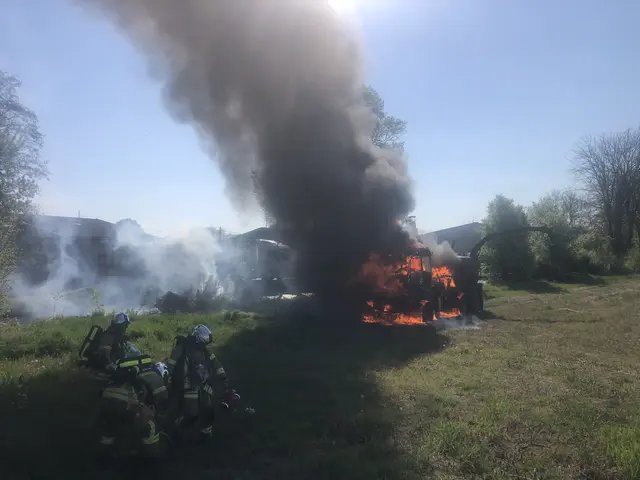 Dramatische Bilder beim LKW-Brand in Graz-Puntigam. | Foto: Berufsfeuerwehr Graz