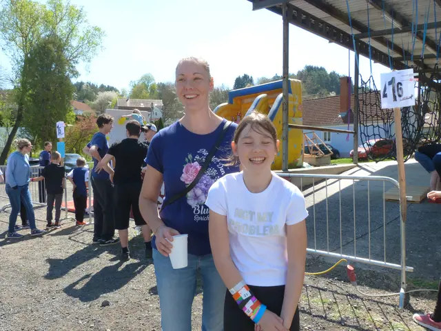 Der Spaß kam definitiv nicht zu kurz und der Arm wurde von Parcours zu Parcours voller mit farbenfrohen Bändern.  | Foto: Vanessa Wittmann