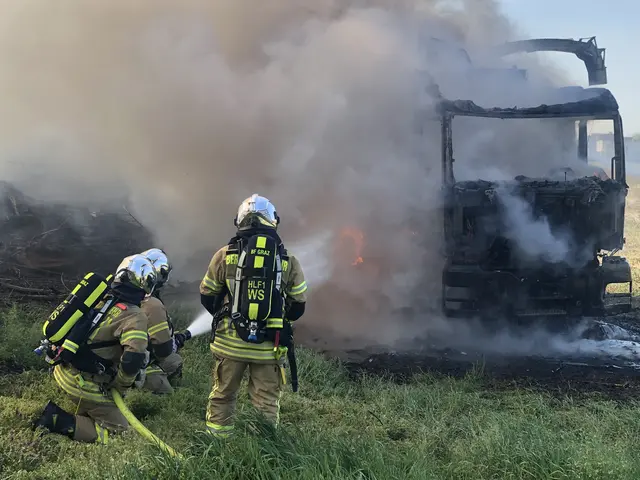 Die Grazer Berufsfeuerwehr war beim dem LKW-Brand im Großeinsatz. | Foto: Berufsfeuerwehr Graz