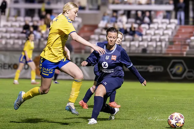 Desiree Denk (rechts) musste hier zwar die Schnelligkeit der Gegnerin anerkennen, war jedoch insgesamt ein ruhender Pol in der Abwehr. | Foto: Thomas Navratil