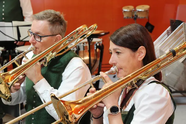 Der Musikverein Schlierbach freut sich über eine Goldmedaille. | Foto: OÖ Blasmusikverband/Staudinger