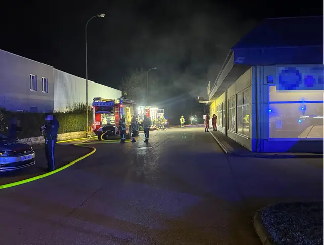 Schnelles Eingreifen rettet Geschäftsraum in Purkersdorf