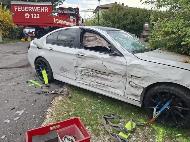 Pkw und Lieferwagen kollidieren in Tulln, ein Verletzter ins Spital