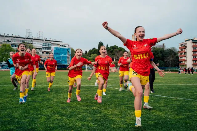 Riesenfreude herrschte bei den jungen Kickerinnen der U14-Auswahl nach dem Triumph im finalen Elfmeterschießen. | Foto: fotojob_philipp