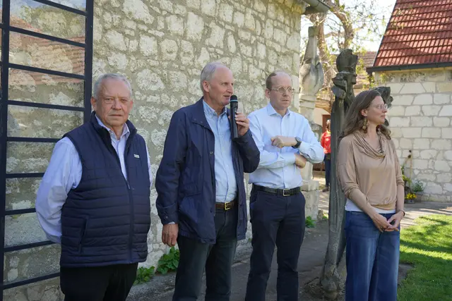 v.r.n.l. Landeshauptmann Stv.in Anja Haider-Wallner, Martin Rauchbauer vom Außenministerium, Erwin Preiner und Rudolf Strommer, beide Obmänner vom Welterbeverein bei der Eröffnung des "Forum Bertoni" im Innenhof des Freilichtmuseums Wander Bertoni | Foto: Andrea Glatzer