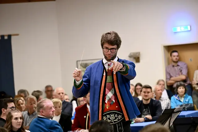 Kapellmeister Matthias Mangweth gab die Richtung beim Frühjahrskonzert vor. | Foto: Hassl