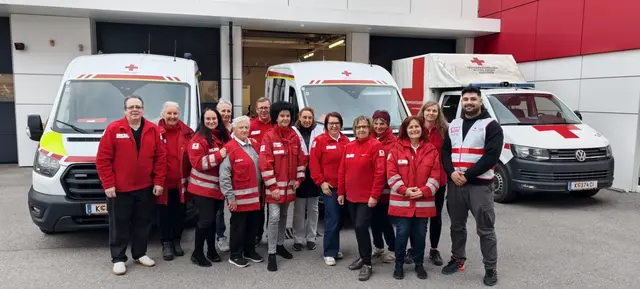 Eine Gruppe der Ehrenamtlichen, die sich beim Roten Kreuz Wolfsberg für die „Team Österreich Tafel“ engagieren. | Foto: Rotes Kreuz Wolfsberg