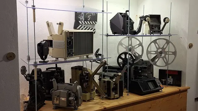 Der Filmclub und das Wilderer Museum Molln laden ab 2. Mai zu einer ganz besonderen Sonderausstellung ins Museum.  | Foto: Filmclub Molln