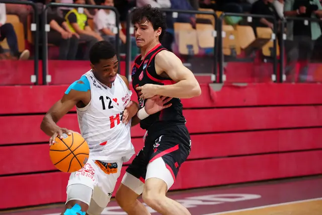 In den ersten beiden Vierteln zeigten die Kapfenberger klare Dominanz. In der Halbzeit stand es 49:35.   | Foto: Basketball Austria/M. Tobisch