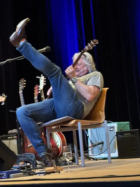 Spielfreude pur: "Sir" Oliver Mally und seine Bandkollegen sorgten für unvergessliche Blues-Momente auf der Bühne. | Foto: MeinBezirk/Waltraud Fischer