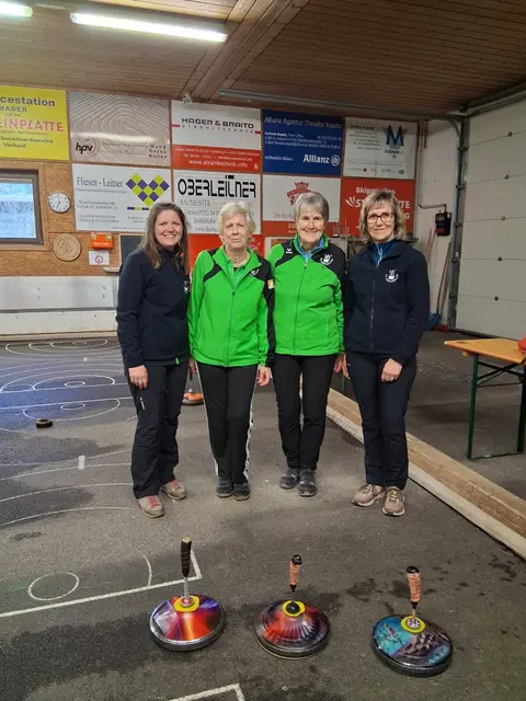 Knapp geschlagen, aber stark gespielt; EV Fieberbrunn; Annalena Lindner, Irmgard Gschnaller, Lisi Astner, Manuela Trixl. | Foto: Brigitte Müller